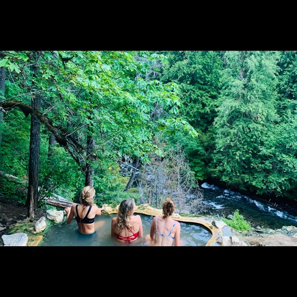 Meet your Posher, Jennie - Picture 2 of 3